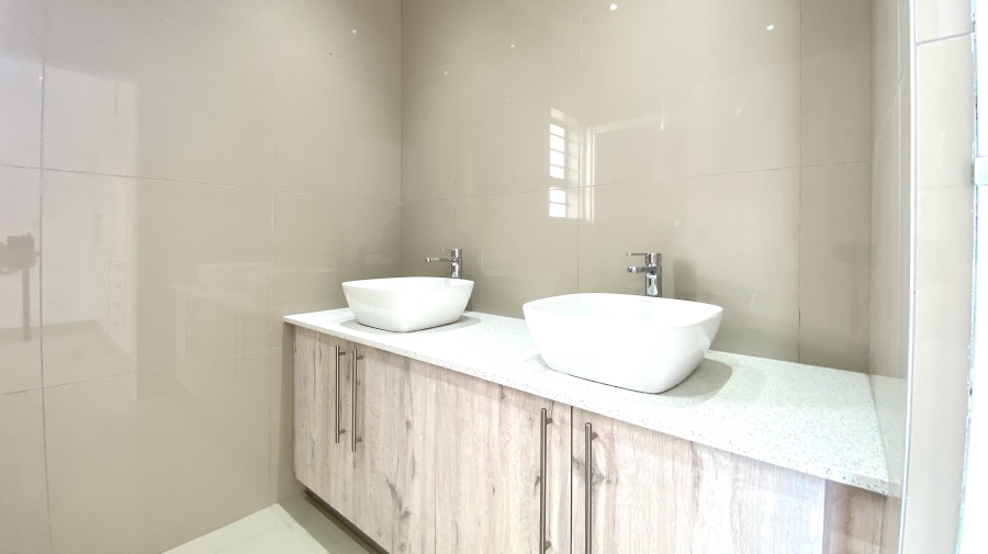 4 Bedroom Property for Sale in Britannia Bay Western Cape